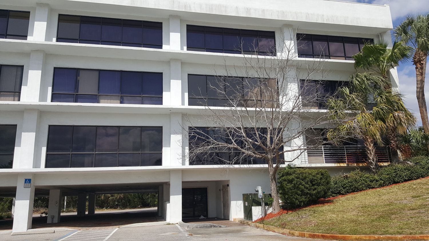 Multi-Story Professional Office Building-West Pasco: 13825 U.S. 19, Hudson, FL 34667